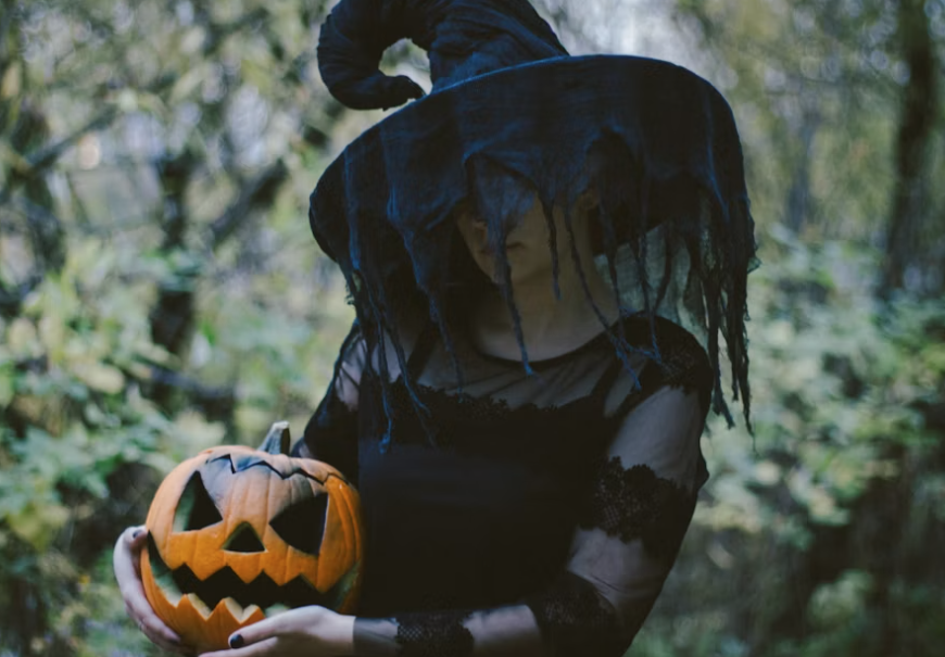 Beyond Candy: Fall Foliage, Eerie Eats, and Haunted History at the Zoo